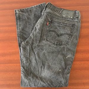 Black man’s 514 Levi’s mom jeans